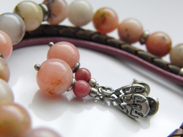 Set- Armband en Oorbellen met Edelstenen "Roze Opaal in Leder"