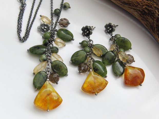 Edelstenen Ketting met Barnsteen en Nefriet