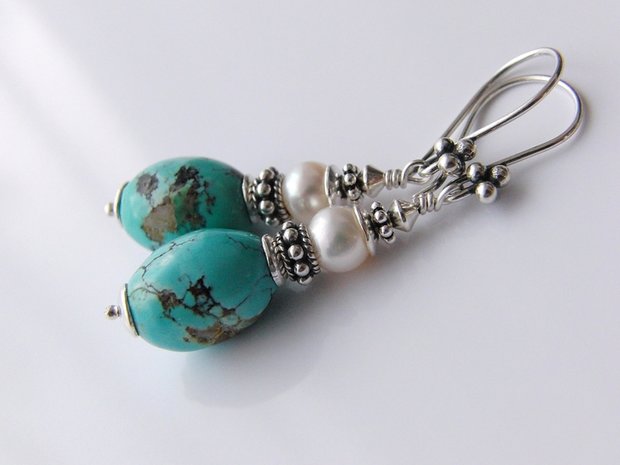 Zilveren Oorbellen met Turkoois en Zoetwaterparels
