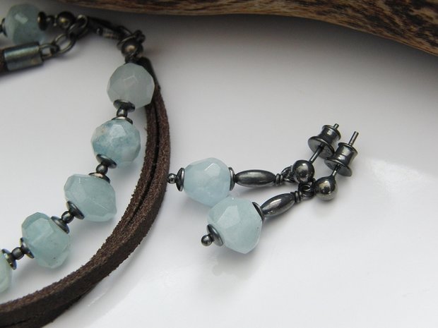 Zilveren Edelstenen Oorbellen "Aquamarijn in Black"