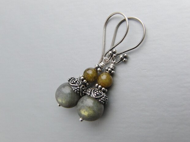 Zilveren Oorbellen met Labradoriet en Toermalijn