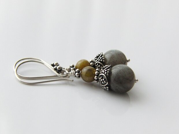 Zilveren Oorbellen met Labradoriet en Toermalijn