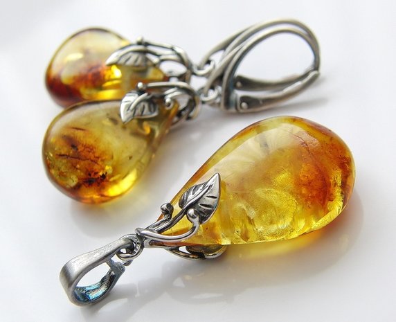 Handgemaakte Sieraden Set- Oorbellen en Hanger "Barsteen Druppels"