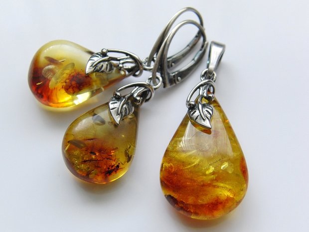 Handgemaakte Sieraden Set- Oorbellen en Hanger "Barsteen Druppels"