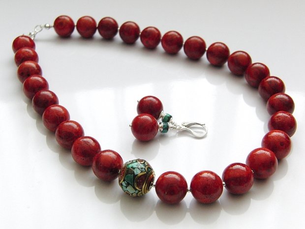 Set- Ketting en Oorbellen met Sponskoraal en Tibetaanse Kraal