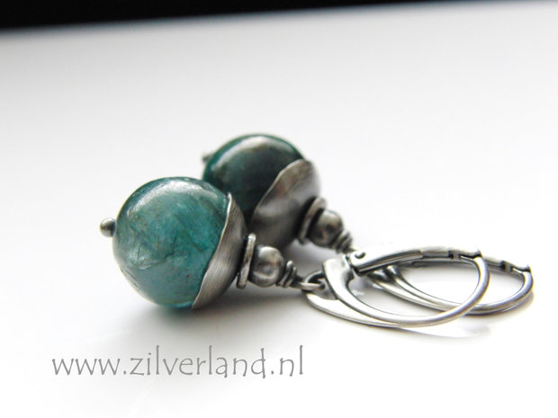 - Handgemaakte Zilveren Oorbellen met Kyaniet