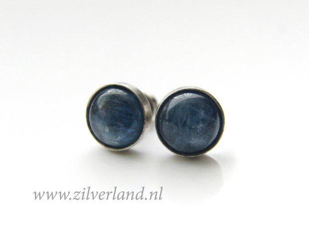 Handgemaakte Zilveren Oorstekers met Kyaniet