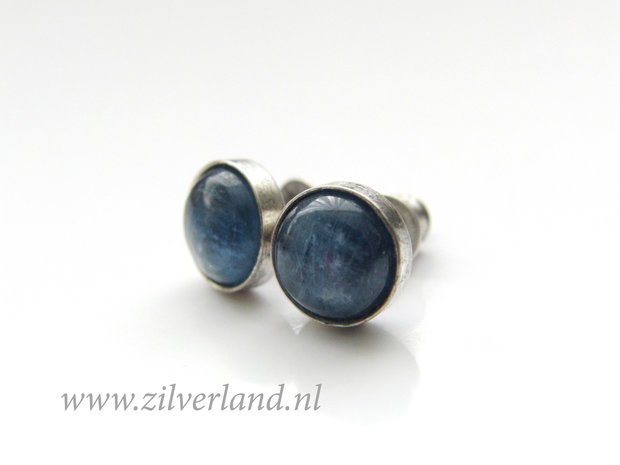 Handgemaakte Zilveren Oorstekers met Kyaniet