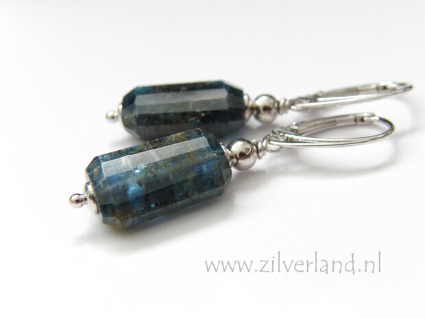 Handgemaakte Zilveren Oorbellen met Kyaniet Edelstenen- Gerhodineerd