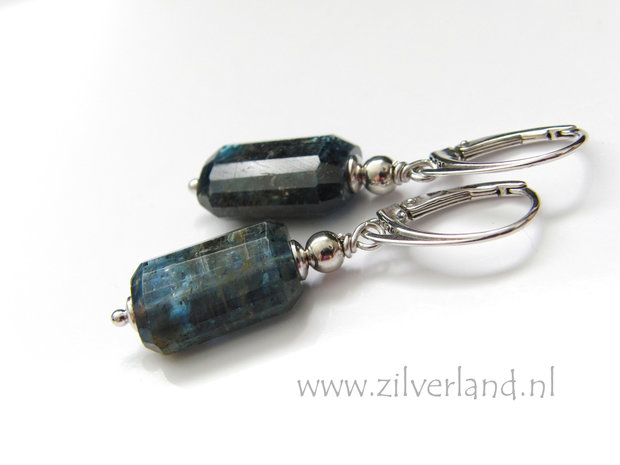 Handgemaakte Zilveren Oorbellen met Kyaniet Edelstenen- Gerhodineerd