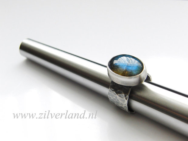 -Handgemaakte Sterling Zilveren Ring met Labradoriet
