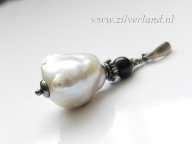 Handgemaakte Zilveren Hanger met Parel en Onyx