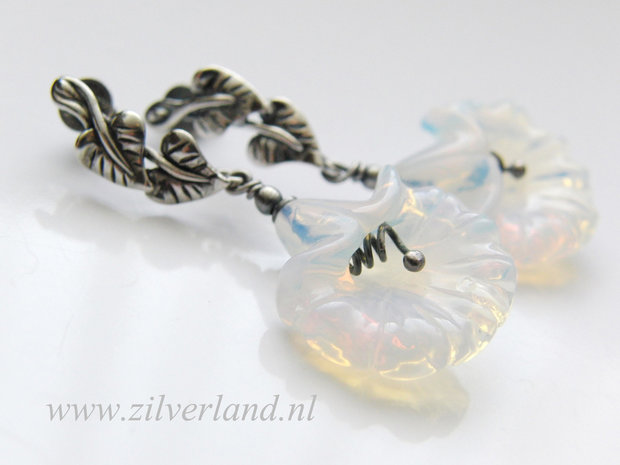 Handgemaakte Zilveren Oorstekers met Opaliet