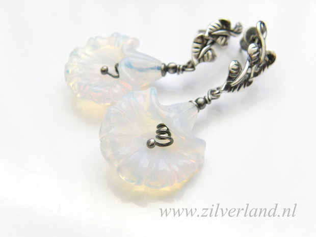 Handgemaakte Zilveren Oorstekers met Opaliet