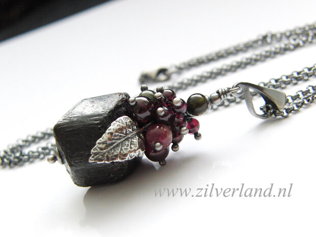 Handgemaakte Zilveren Ketting met Granaat en Toermalijn