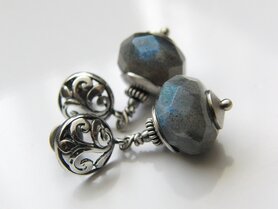 Zilveren Bali Oorstekers met Labradoriet 