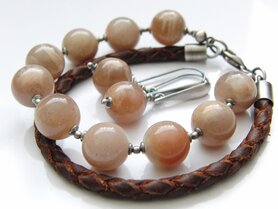 Handgemaakte Sieraden Set- Armband en Oorbellen "Maansteen in Leder"