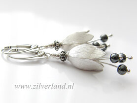 Sterling Zilveren Oorbellen met Hematiet "Kelkjes"