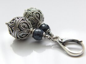 Zilveren Oorbellen met Bali Kralen en Saffieren