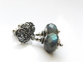 Zilveren Bali Oorstekers met Labradoriet