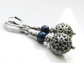 Zilveren Oorbellen met Bali Kralen en Lapis Lazuli