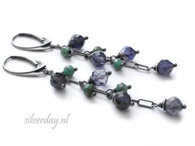 Handgemaakte Oorbellen met Ioliet en Smaragd