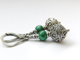 Zilveren Oorbellen met Bali Kralen en Malachiet