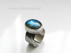 -Handgemaakte Sterling Zilveren Ring met Labradoriet