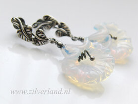 Handgemaakte Zilveren Oorstekers met Opaliet